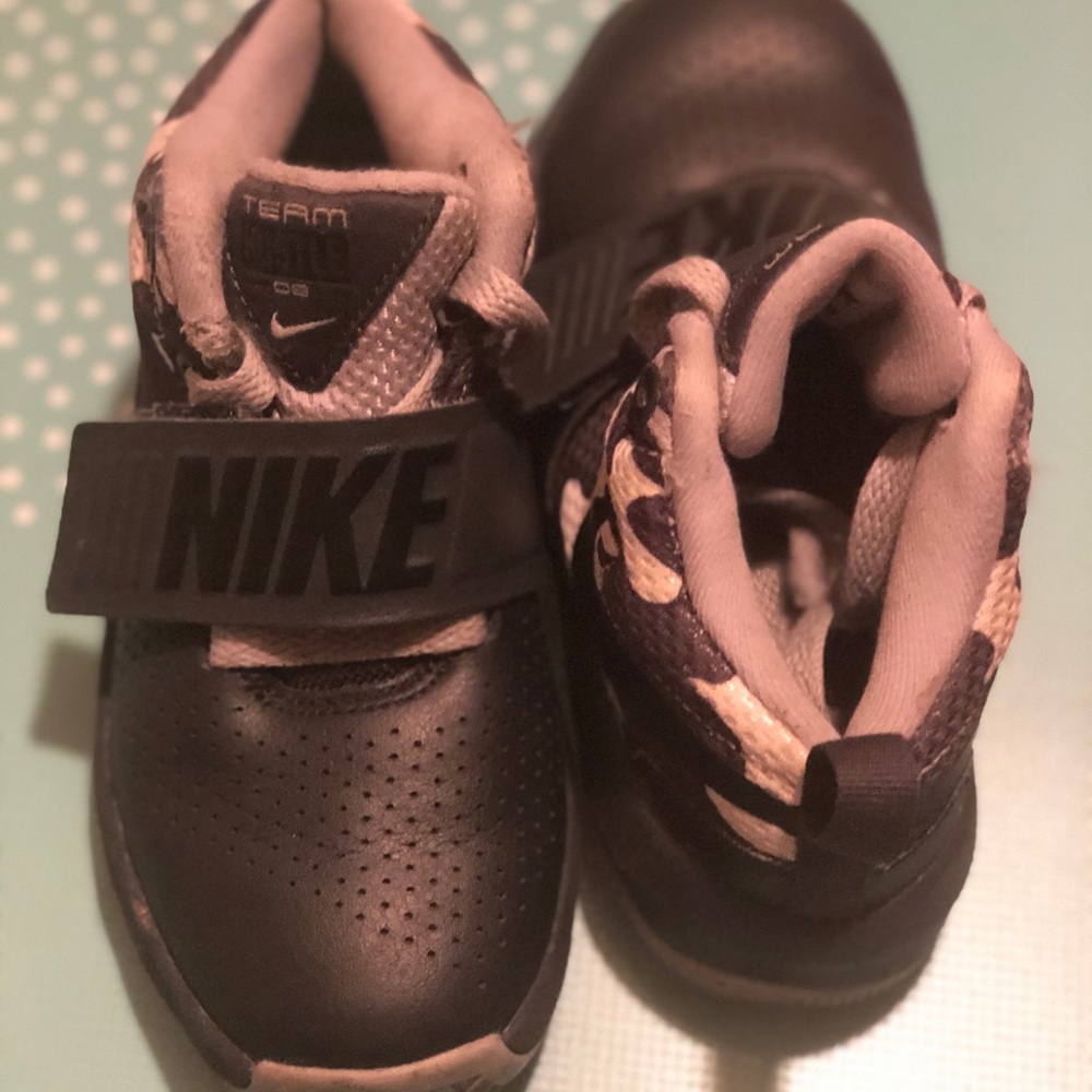 Team Hustle 08 “NIKE” toddler shoe